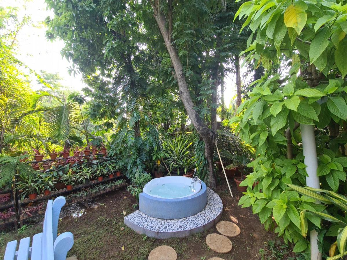 Peace Lily Cottage Карджат Экстерьер фото