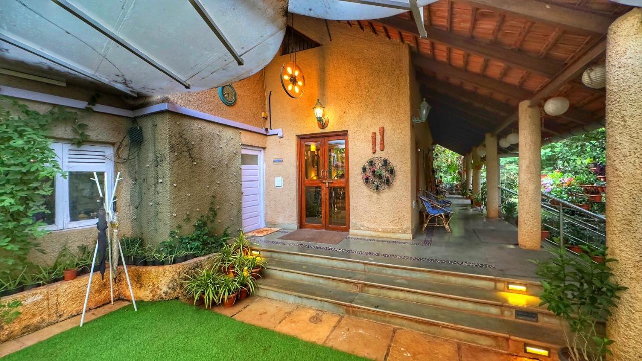 Peace Lily Cottage Карджат Экстерьер фото